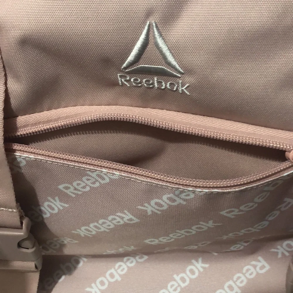 Reebok Axle Tote Bag 14” x 22” x 7” Water Resistant Multipocket Straps Pale Pink - Picture 3 of 14